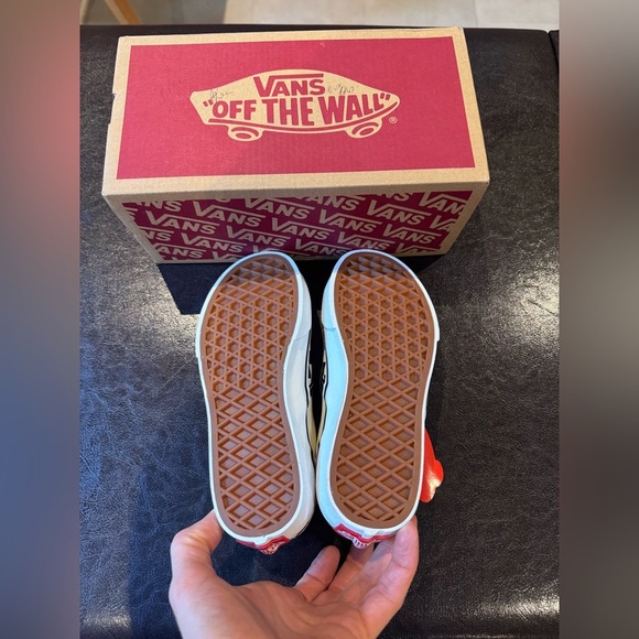 BNIB Vans Checkerboard Slip-On Sneaker Girls Sz 13 - Picture 4 of 6